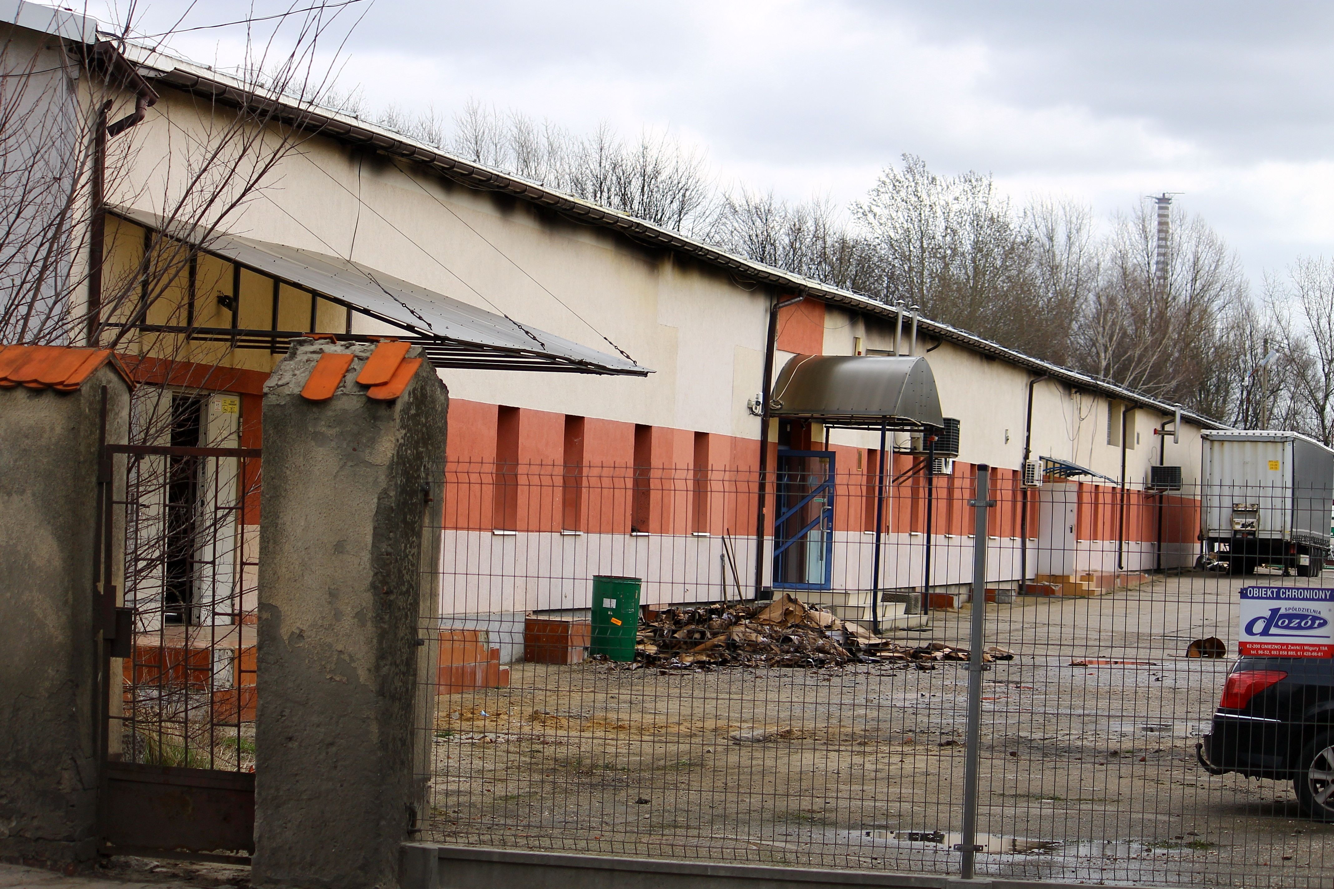 Pożar hali produkcyjnej w Głogowie (FOTO)
