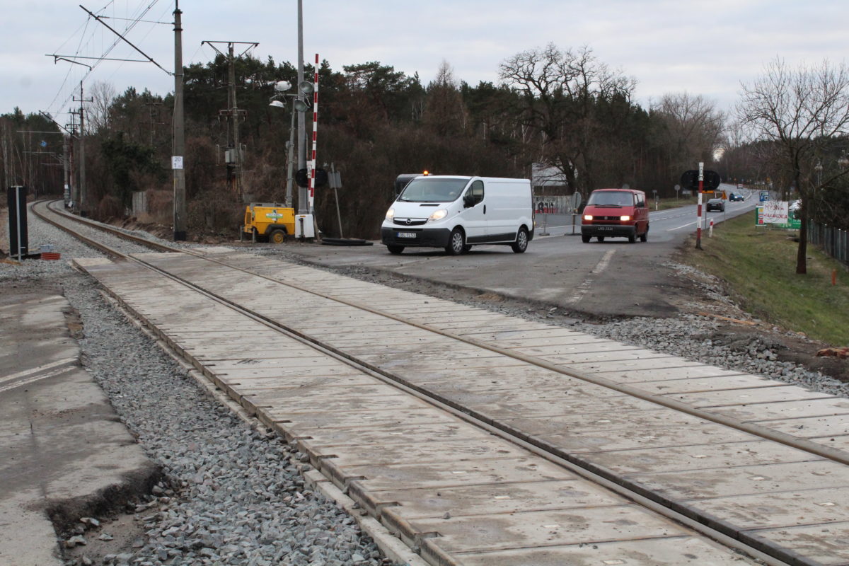 Przejazd kolejowy na Legnickiej wciąż zamknięty