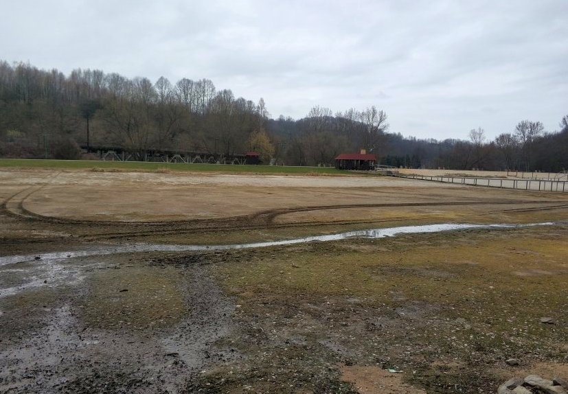 Zniszczył quadem dno zalewu (WIDEO)