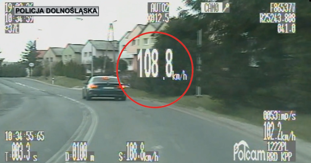 Pędził 108 km/h w terenie zabudowanym (WIDEO)