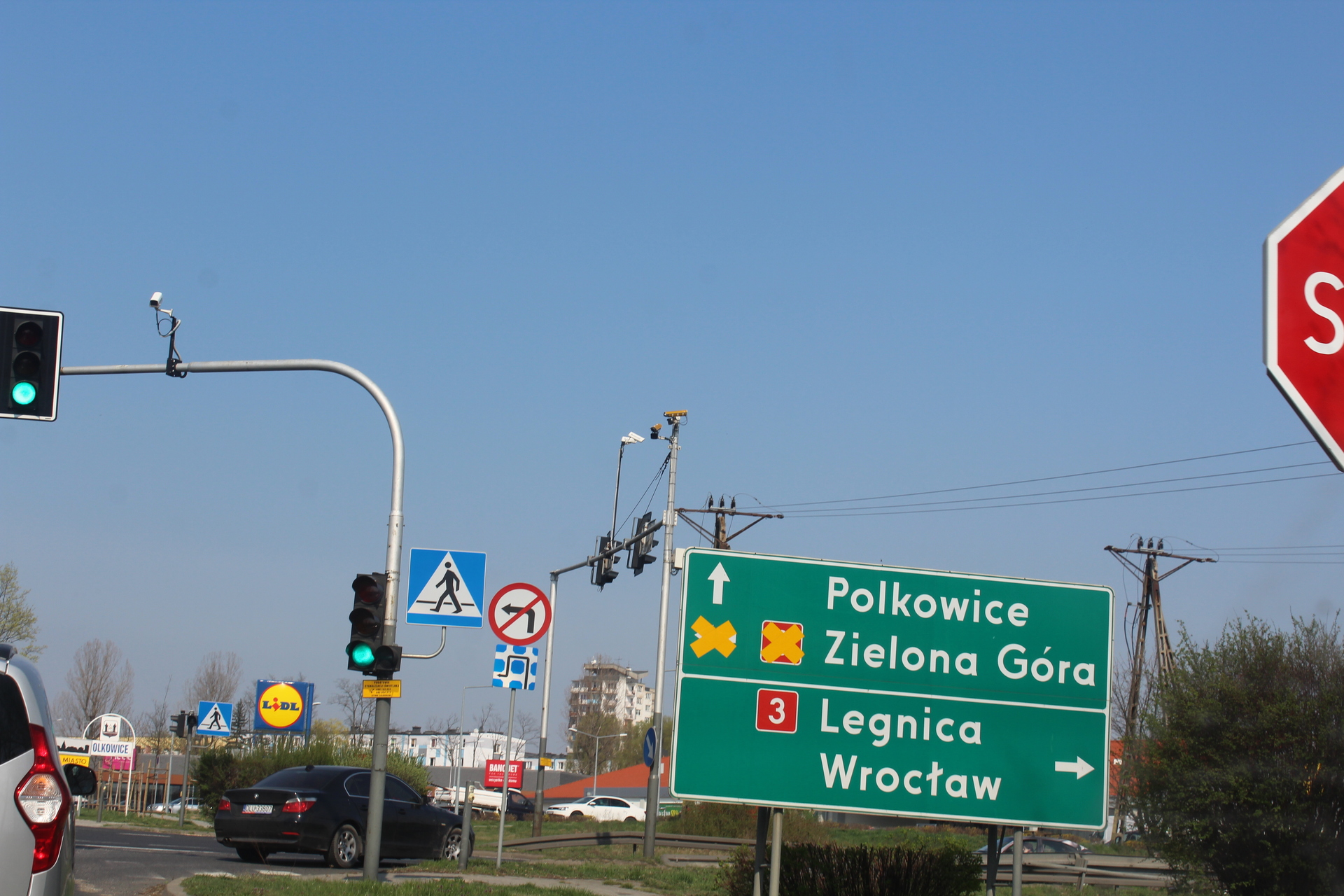 Na polkowickiej „trójce” ignorują zakaz skrętu w lewo