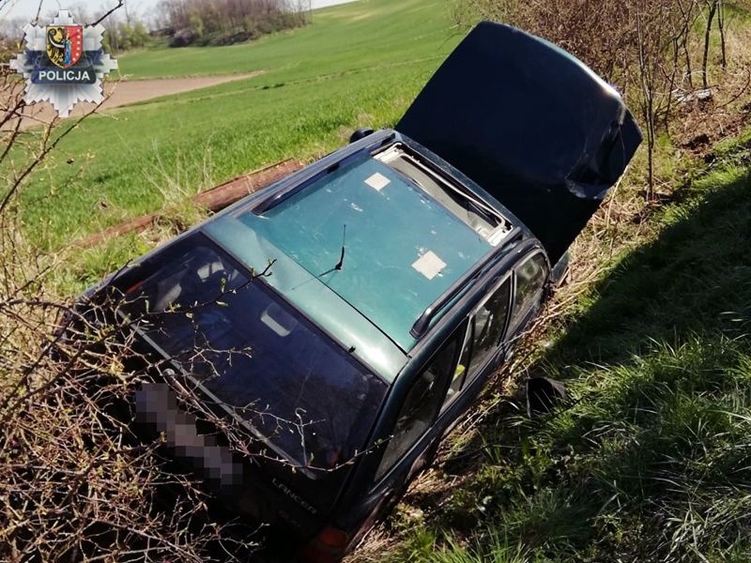 Pijany wjechał do rowu