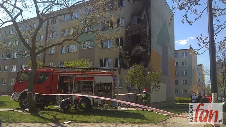 Mieszkańcy ewakuowani z płonącego bloku (FOTO)
