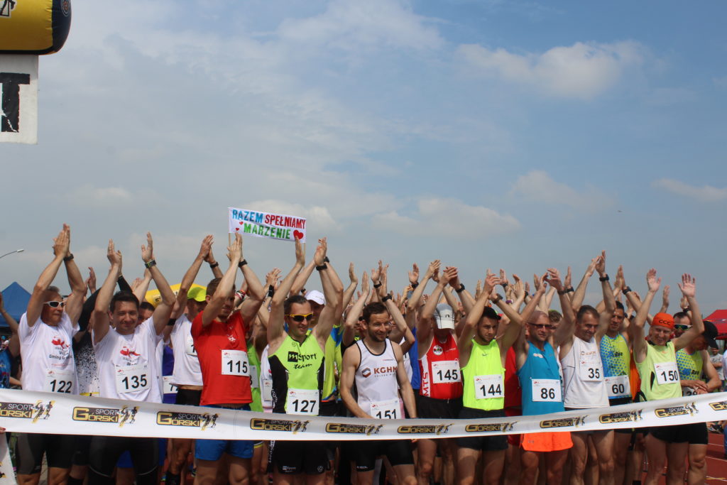 Pobiegną po puchar wójta i pomogą Michałkowi. Ruszyły zapisy