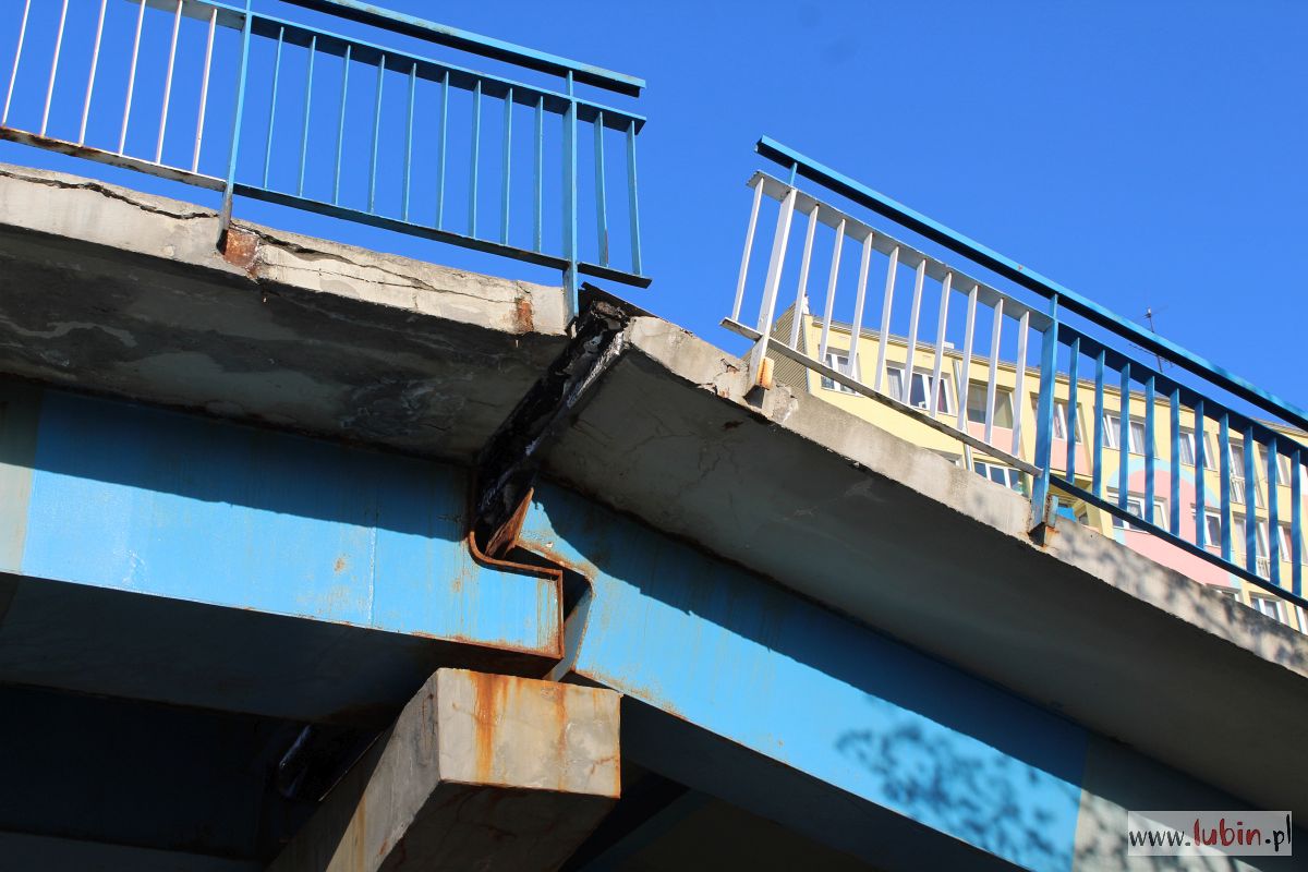 Uwaga, ulica KEN całkowicie zamknięta! Wali się kładka