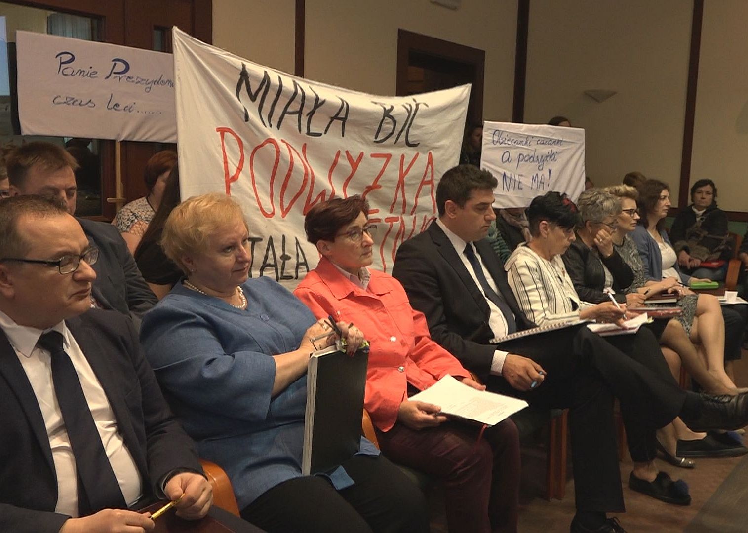 Pracownicy MOPS-u doczekali się podwyżek (WIDEO)