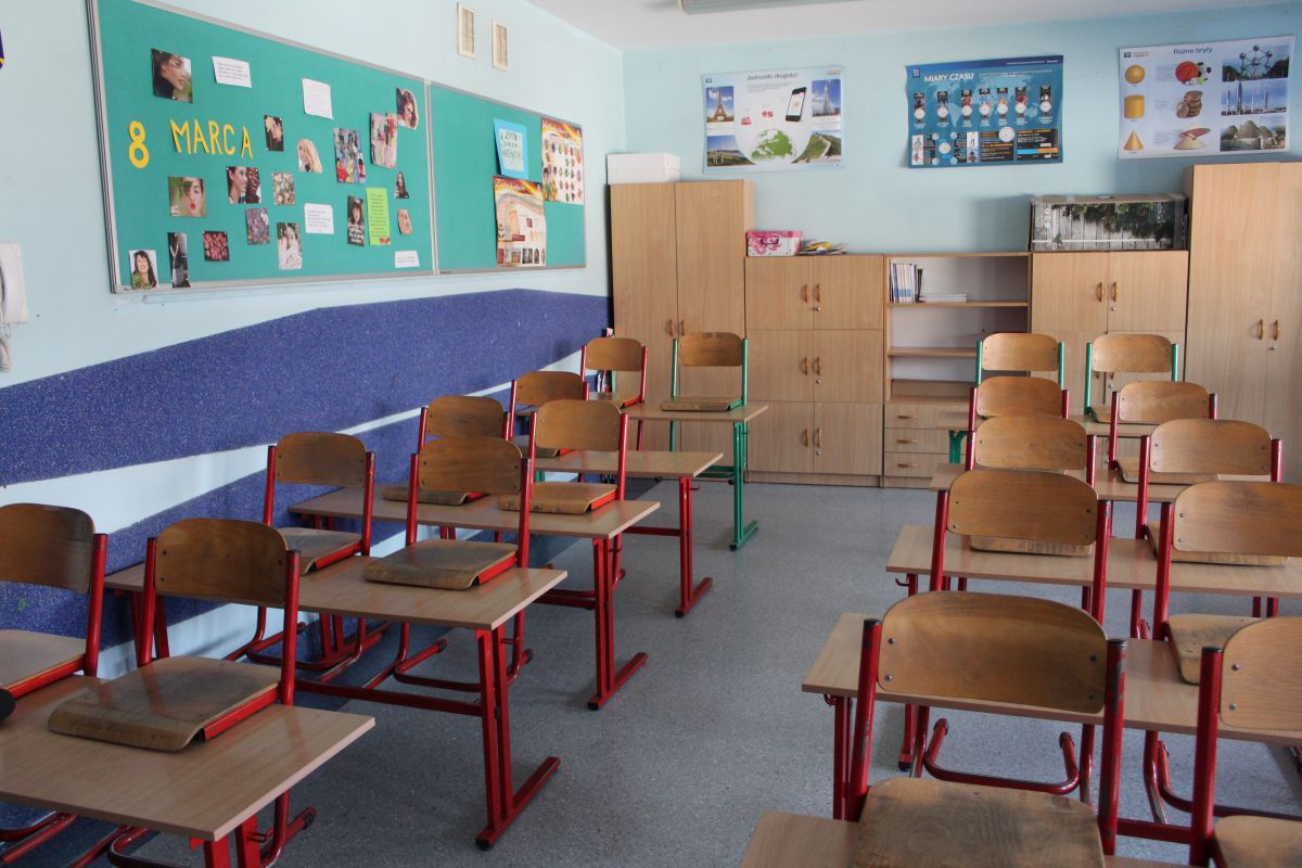 Nauczyciele rozpoczęli strajk. Co z egzaminami? (FOTO)