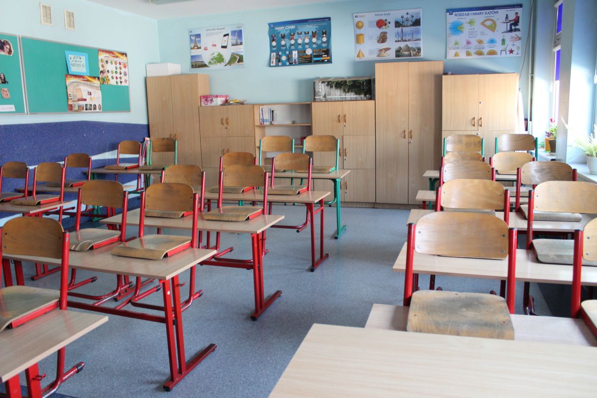 Coraz więcej klas na zdalnym