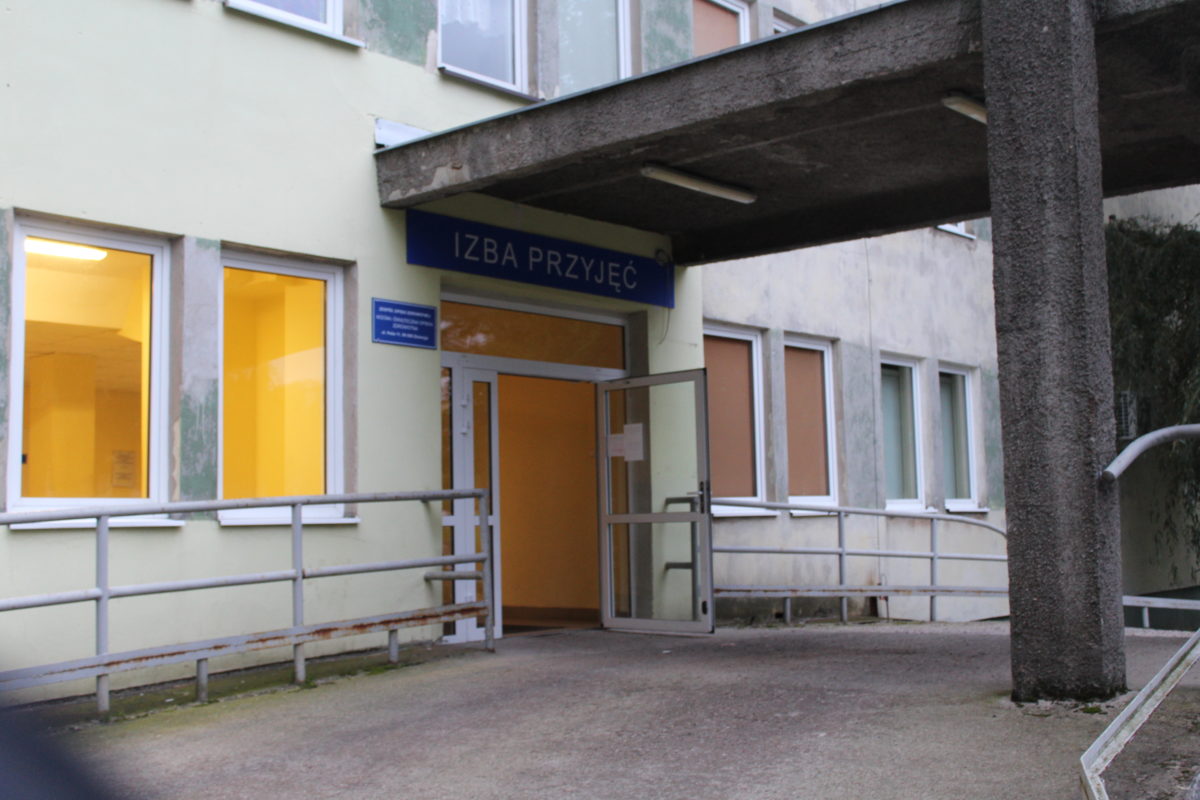 Szpital wstrzymuje przyjęcia na trzy oddziały