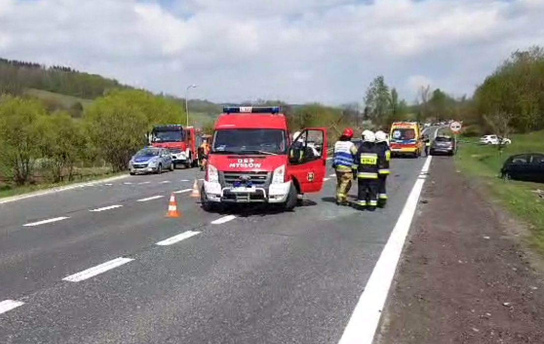 Karambol na DK3. Pięć osób poszkodowanych