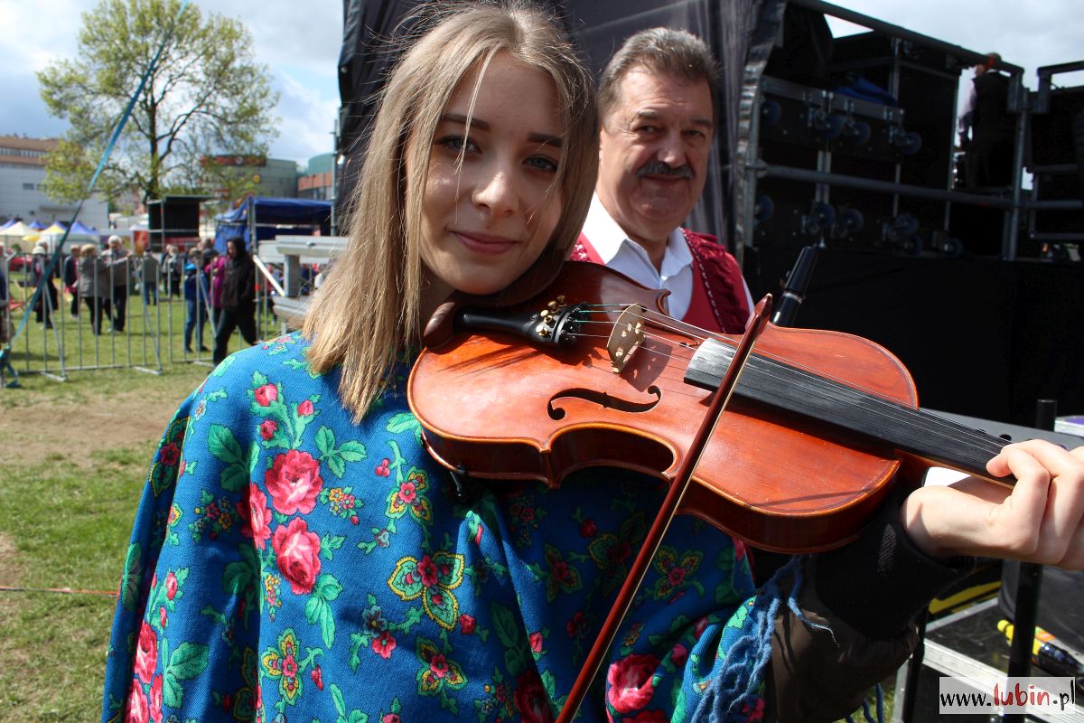 Skrzypce diabła, ludowe stroje i muzyka (FOTO)