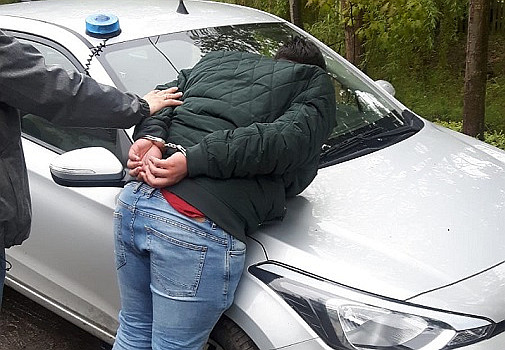 18-letni „adwokat” słono sobie liczył