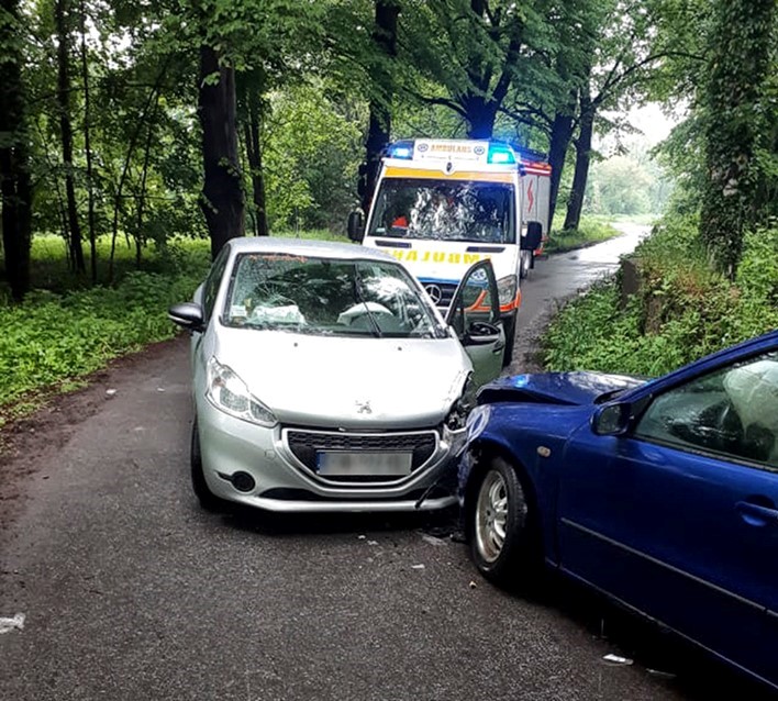 Czołówka koło Złotoryi. Poszkodowani w szpitalu (FOTO)