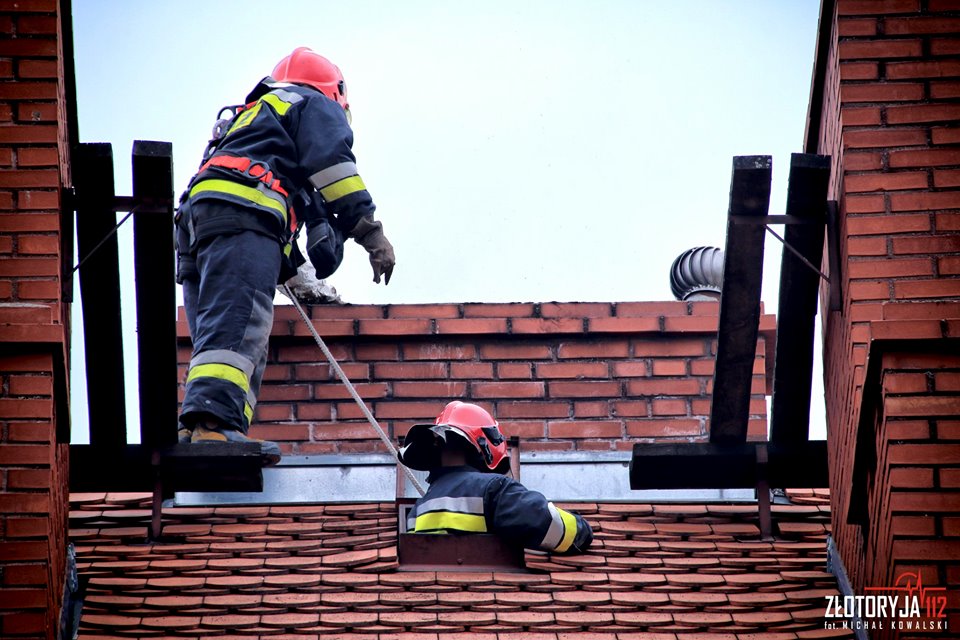 Z junkersa wydobywał się dym