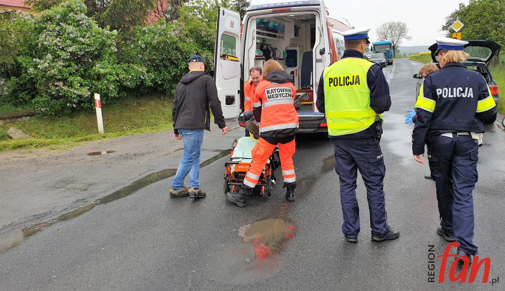 Potrącony rowerzysta trafił do szpitala (FOTO)
