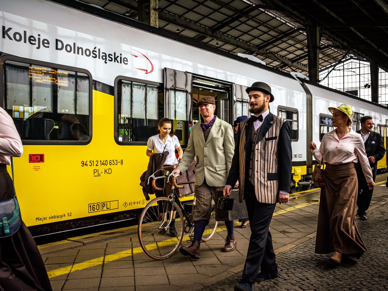 Dworzec kolejowy podróżuje w czasie