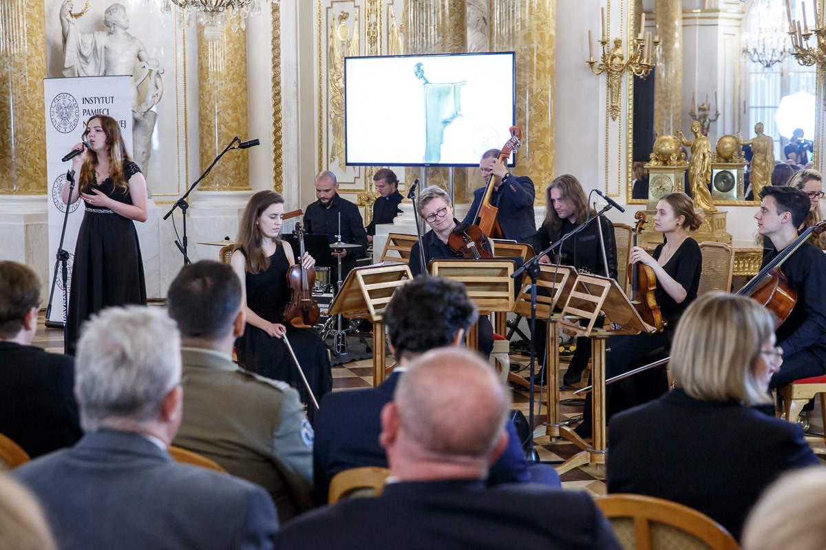 Angelika z orkiestrą