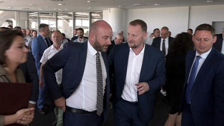 Samorządowcy przekonują, że decentralizacja może wzmocnić Polskę