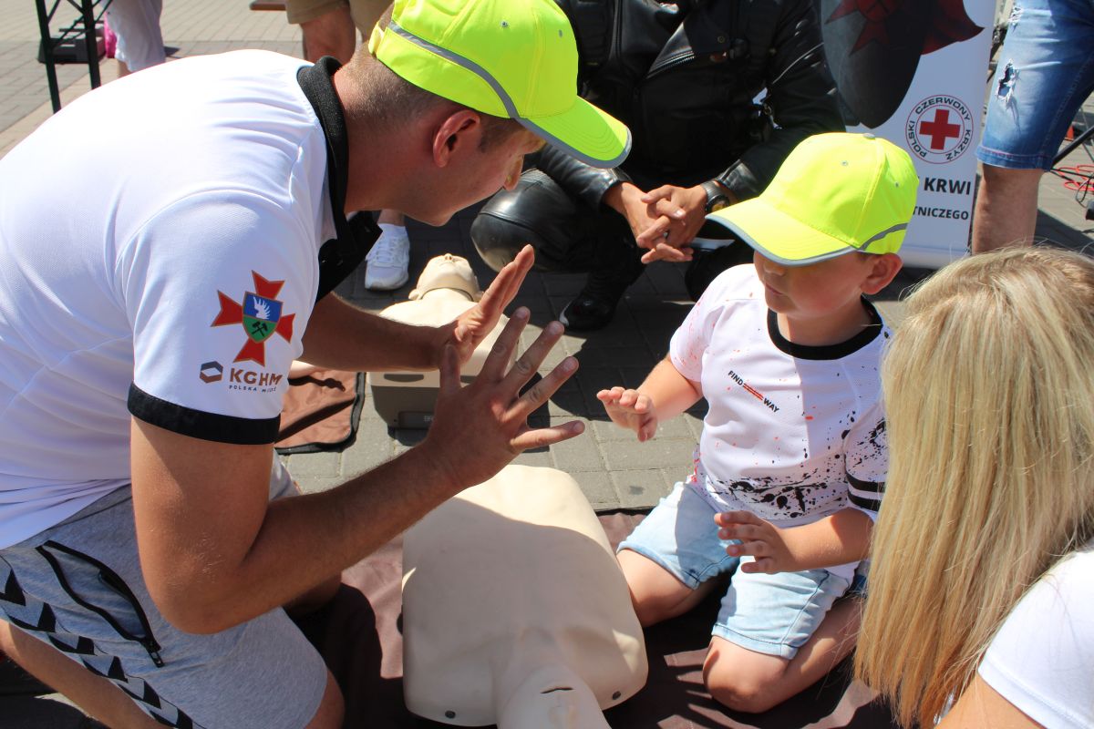 Przed halą RCS trwa wielki piknik (FOTO)