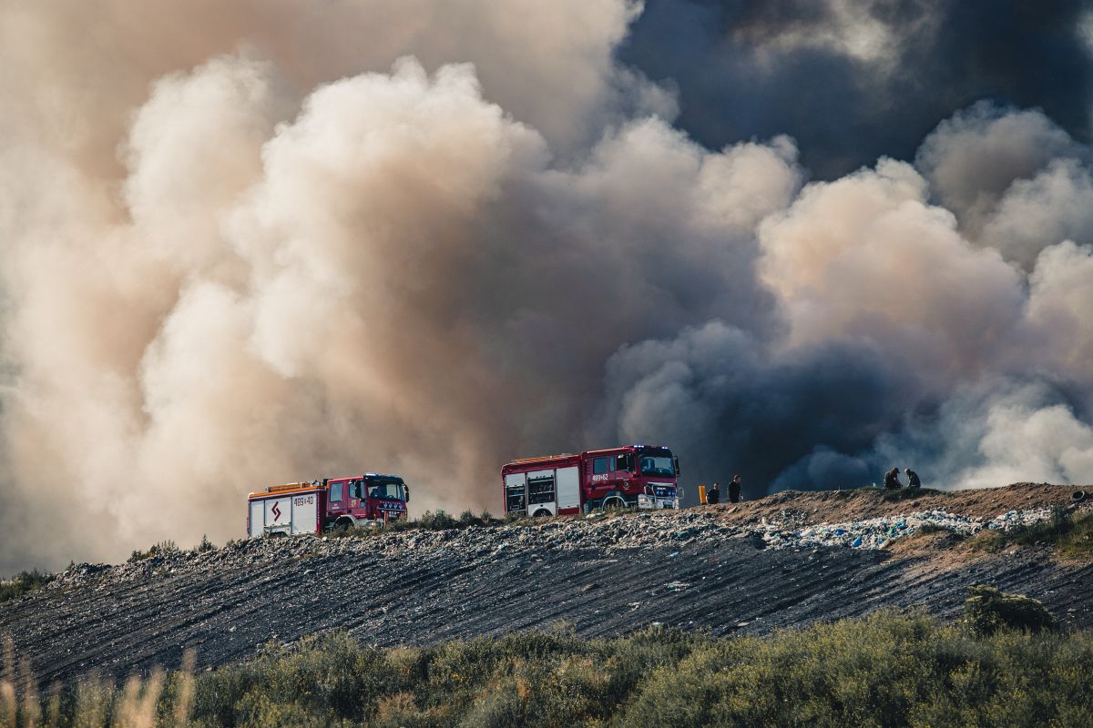 Strażacy opanowali ogień. Przyczyny pożaru nieznane (FOTO)