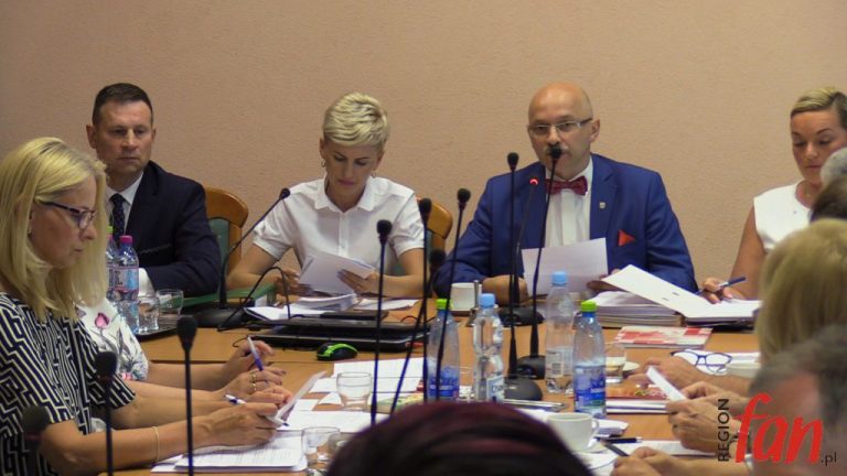 Sesja w powiecie bez niespodzianek (FOTO, WIDEO)