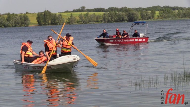 Nad wodą zawyły syreny (FOTO, WIDEO)
