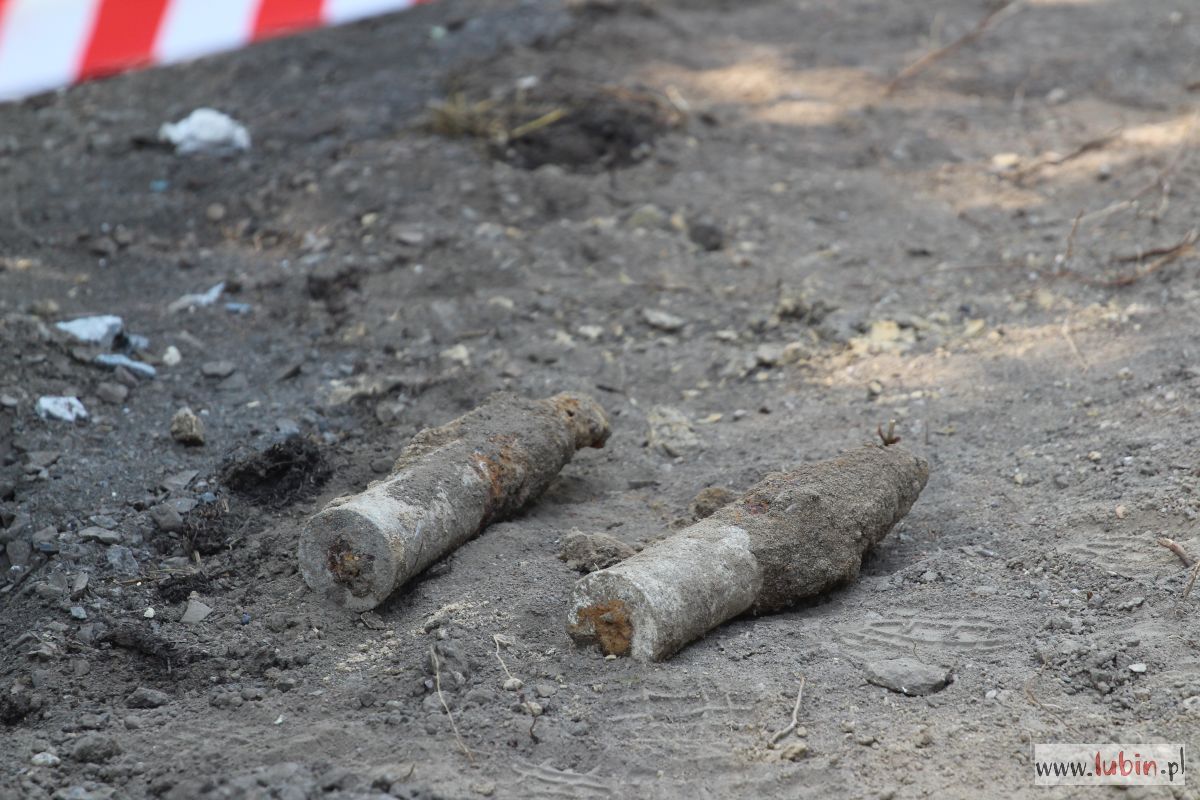 Niewybuchy przy przejeździe. Wstrzymano prace