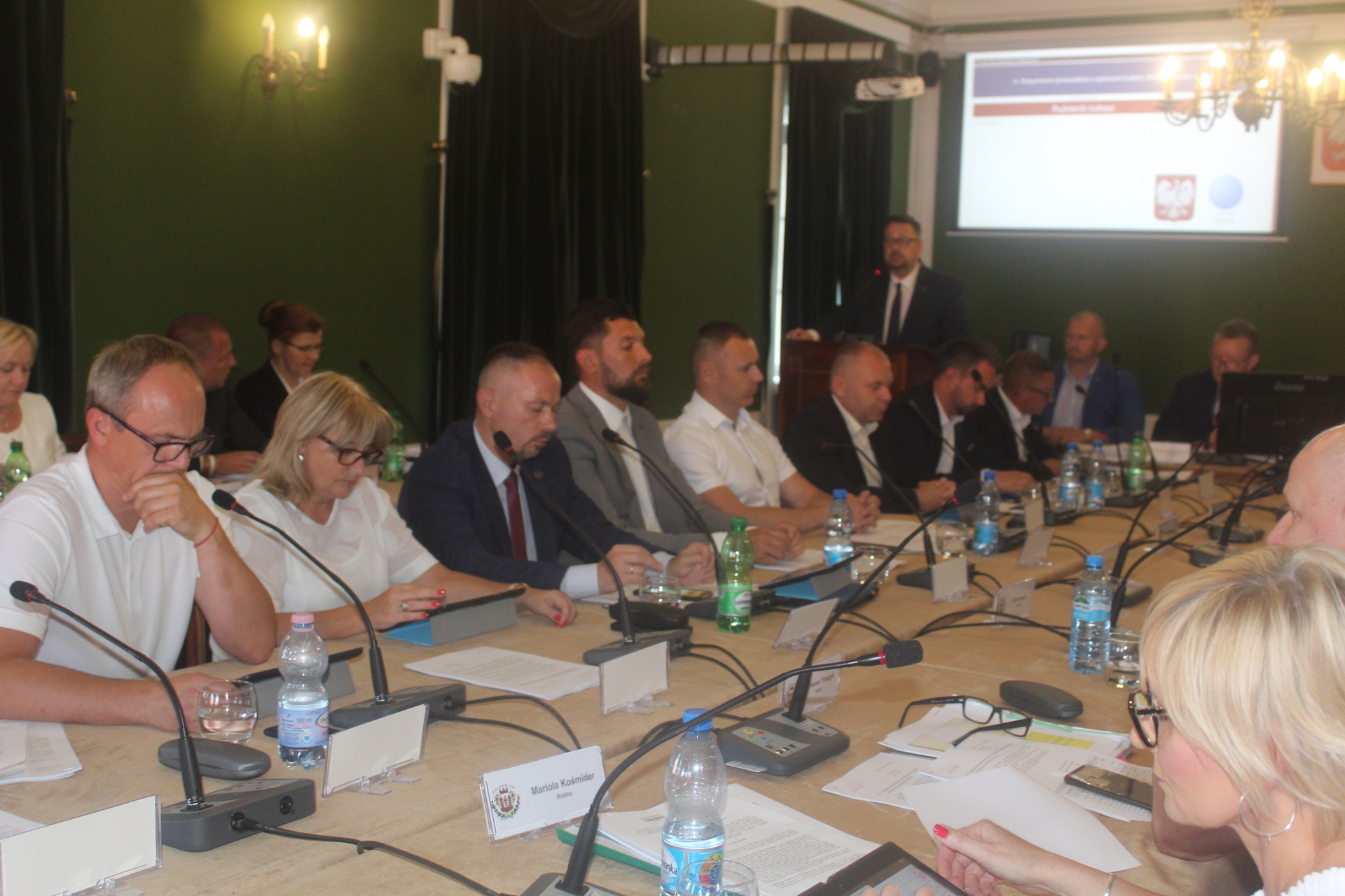 W polkowickim ratuszu będą pić kranówkę?