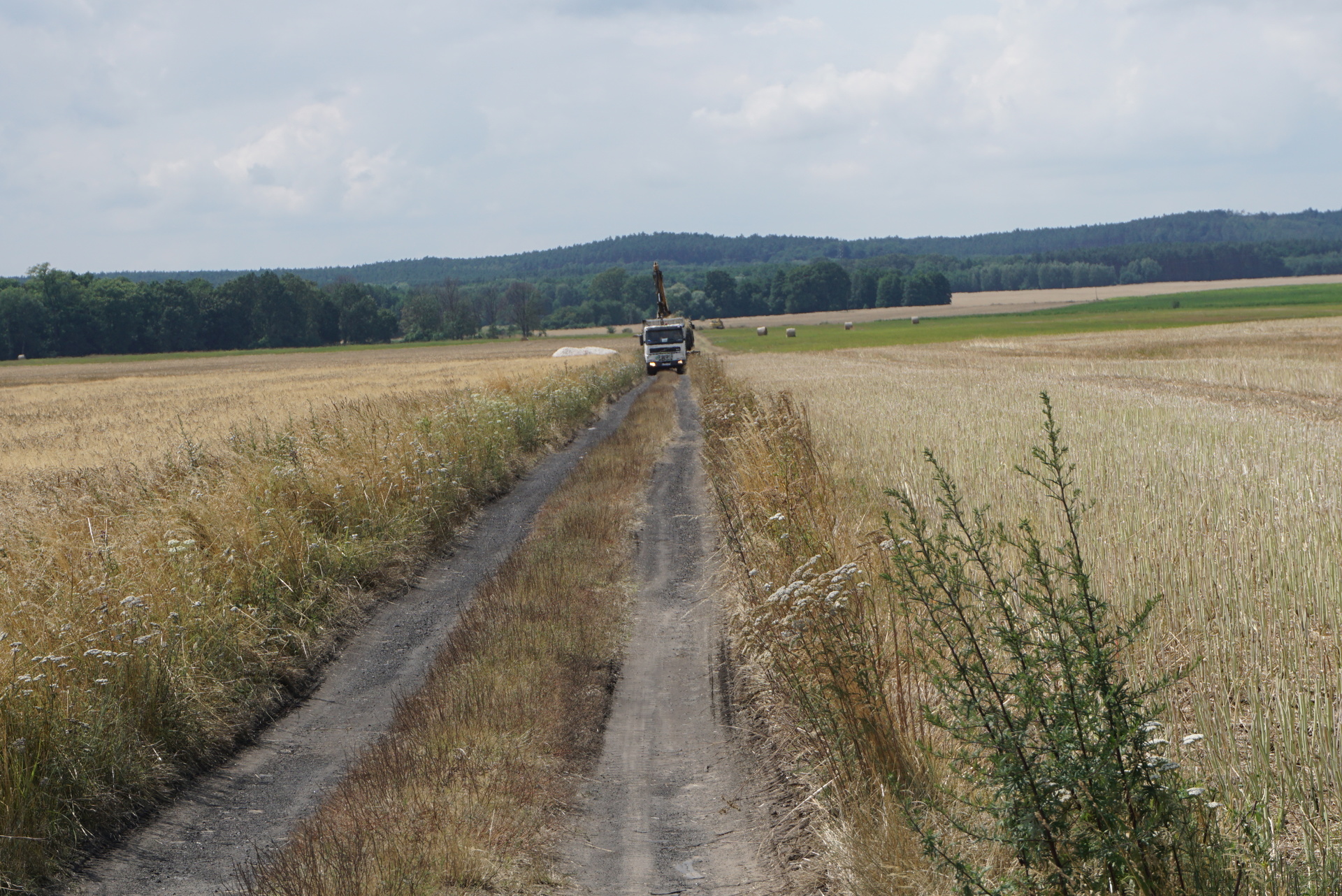 Z polnej drogi zrobią asfaltową