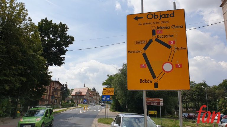 Uwaga mobilki, omijamy Bolków! (FOTO)