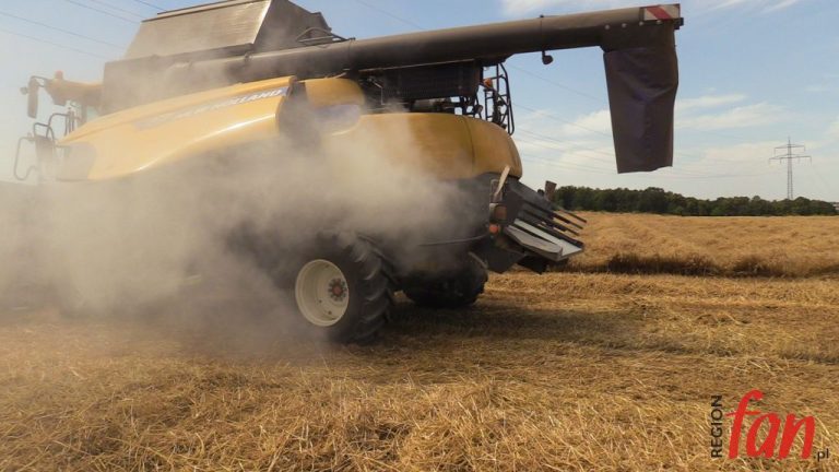 Chwile grozy na kombajnie (FOTO, WIDEO)