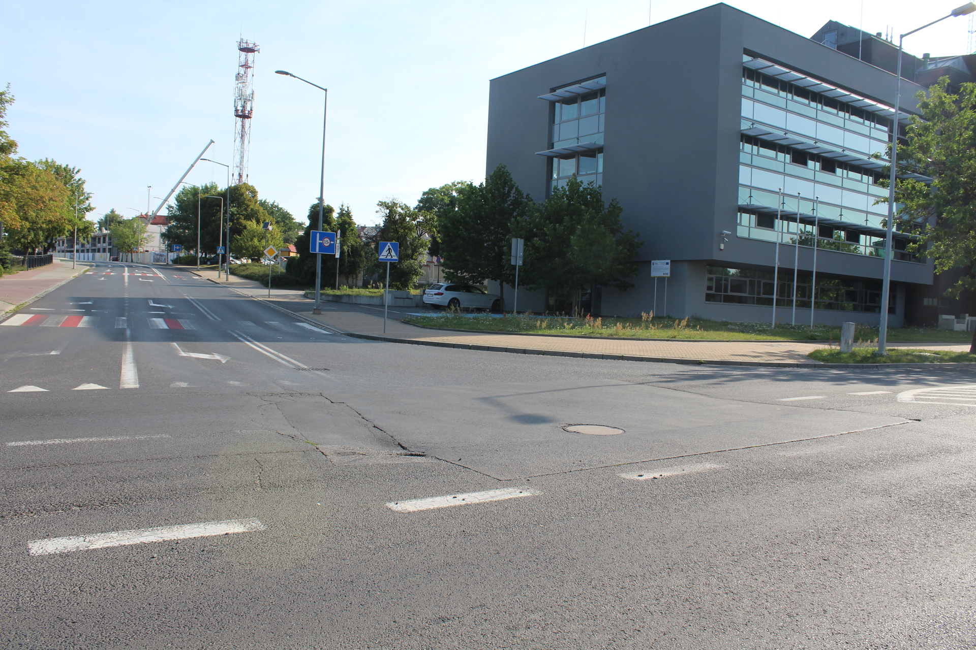 Pilny remont na drodze obok starostwa. Będą utrudnienia w ruchu (WIDEO)