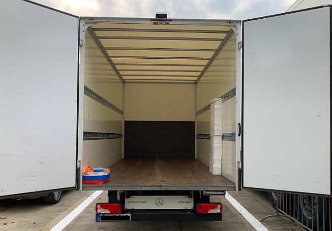 Auto skradzione w Niemczech znaleźli pod Legnicą