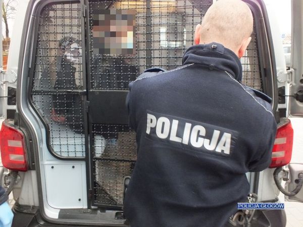 Nożem groził swojemu synowi, że go zabije