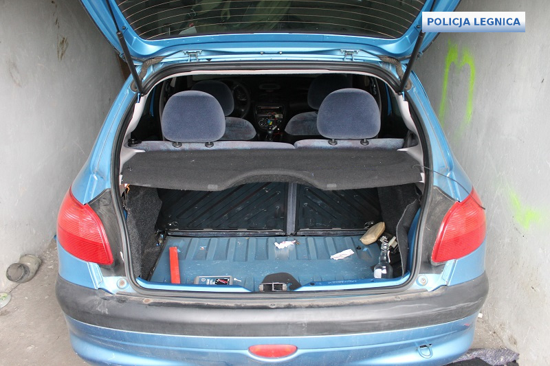 Skradziony peugeot w rękach policji