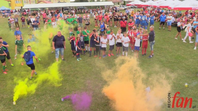 Piłkarskie święto w Męcince (FOTO, WIDEO)