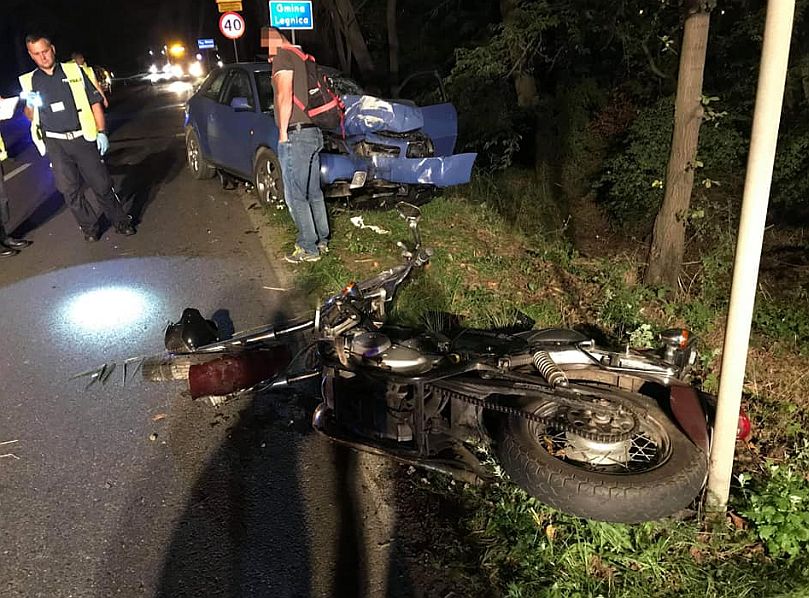 Czołówka pod Legnicą. Sprawca uciekł (FOTO)