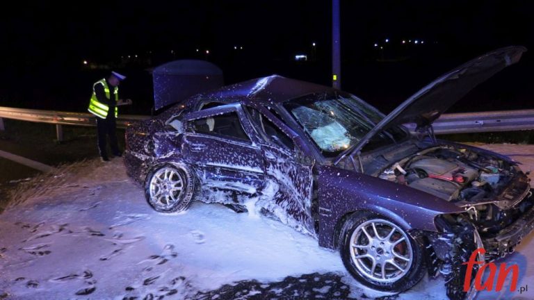 Poważna kolizja na starej „trójce”. Są ranni (FOTO, WIDEO)