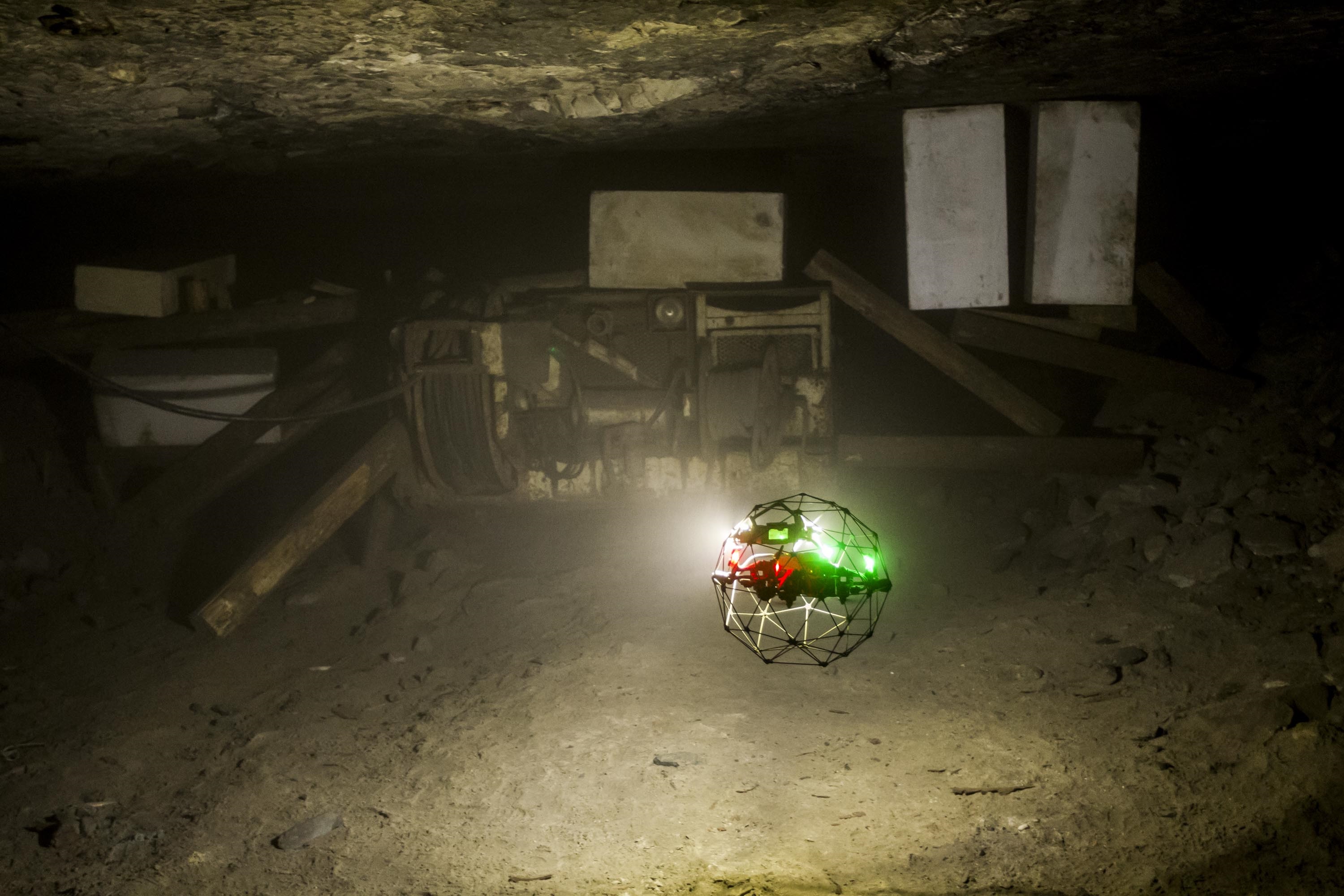 Dron w kopalni. Trwają testy