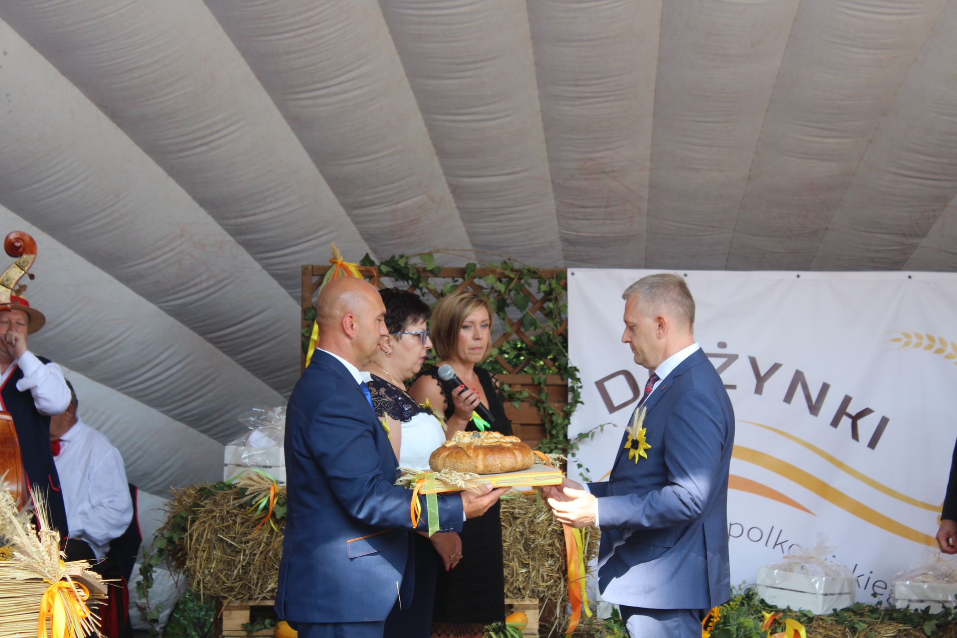 Chleba z tegorocznych zbiorów wszystkim wystarczy (WIDEO, FOTO)