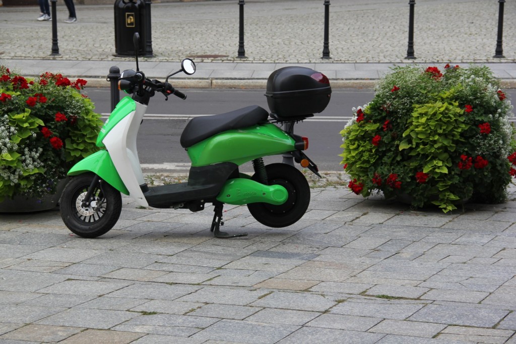 Ruszyła wypożyczalnia skuterów (WIDEO)