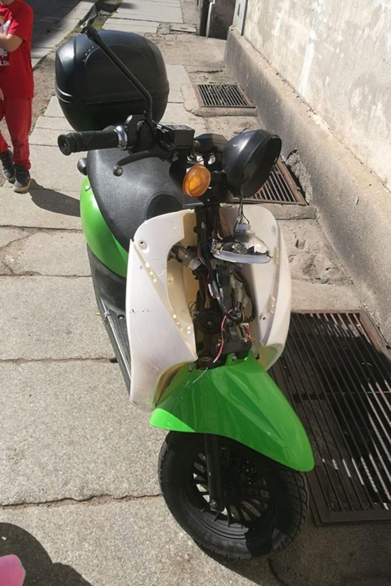 Wstyd. Wandale nie odpuścili skuterom (WIDEO)