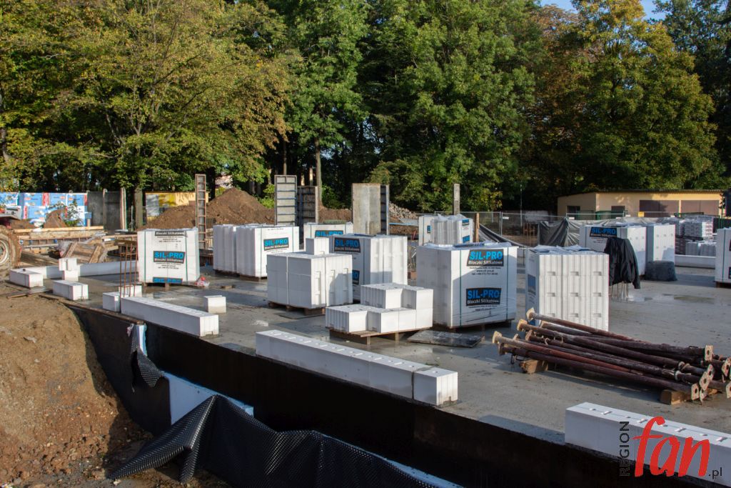 Jaworski basen nabiera kształtów (FOTO)