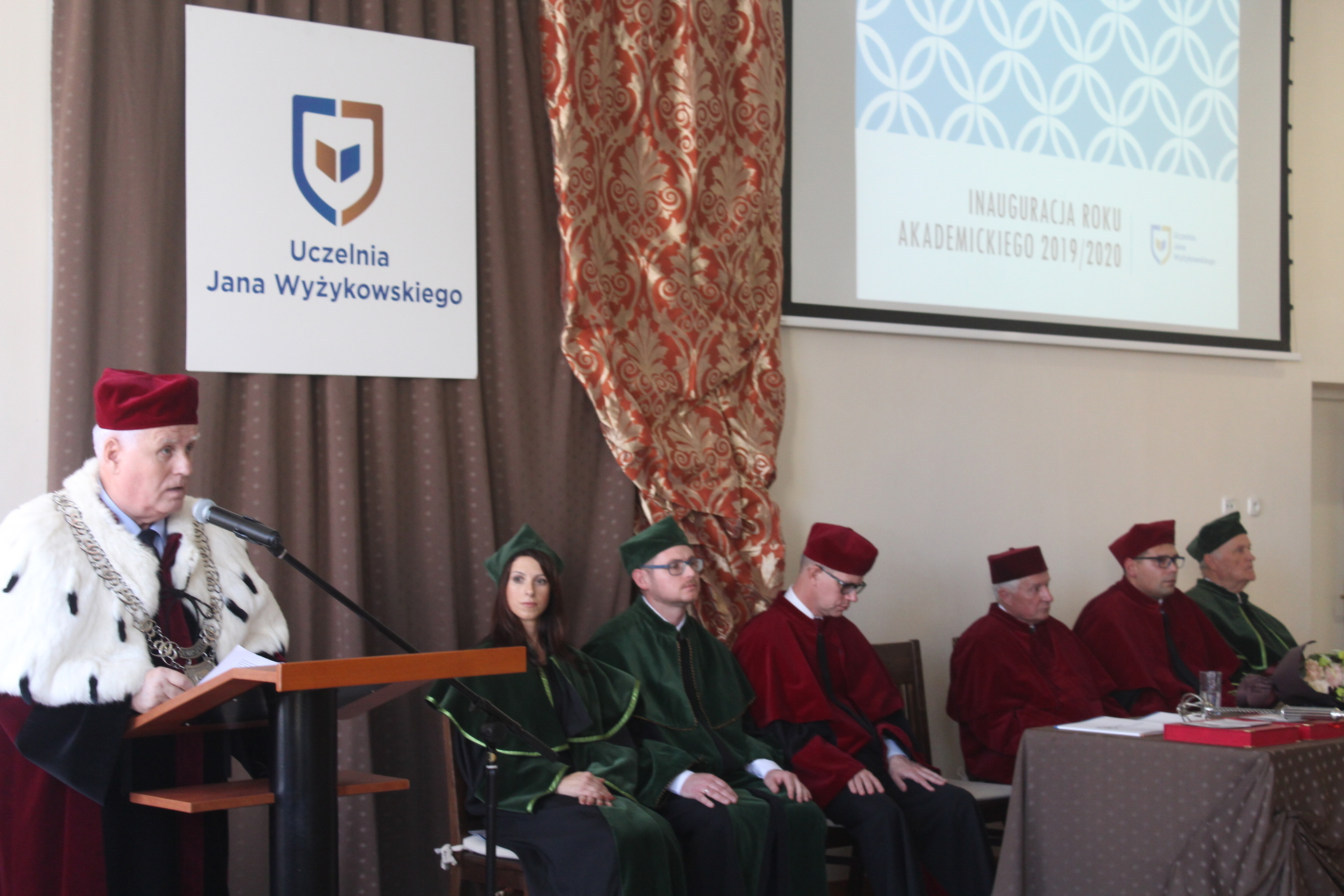 Kolejny rok akademicki w UJW oficjalnie otwarty (FOTO)