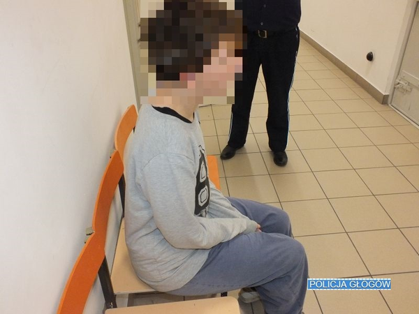 Kradła perfumy i kosmetyki