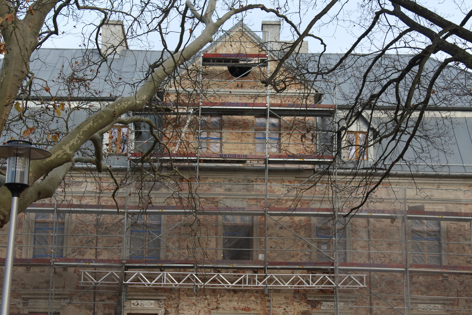 Mieszkańcy Suchej Górnej pytają o przyszłość pałacu