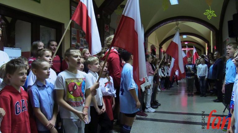 Zaśpiewali dla Niepodległej (FOTO, WIDEO)