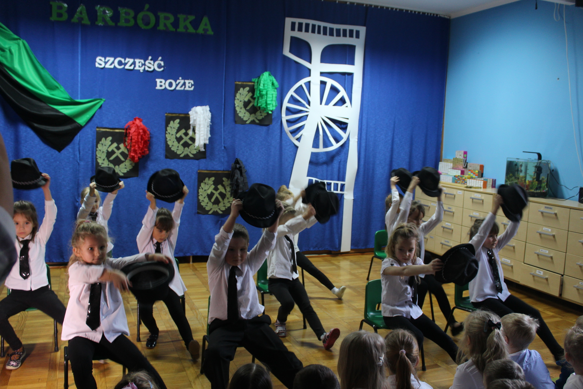 Polkowickie przedszkolaki – górnikom (WIDEO, FOTO)