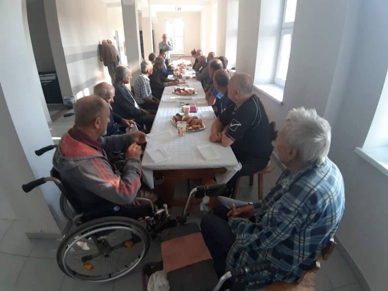 Chleb i kołdra dla bezdomnych