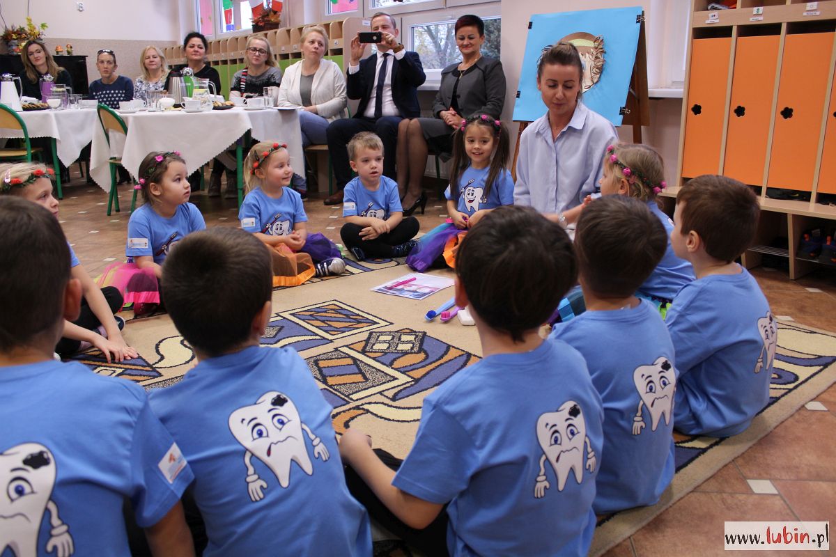 Tylko 1% Polaków potrafi myć zęby. Zobacz, czy do nich należysz (WIDEO, FOTO)